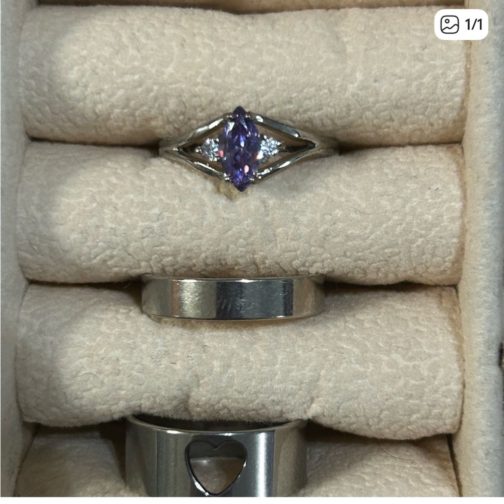 Women’s Silver Tone Heart Cutout Ring - Size 4 & 5